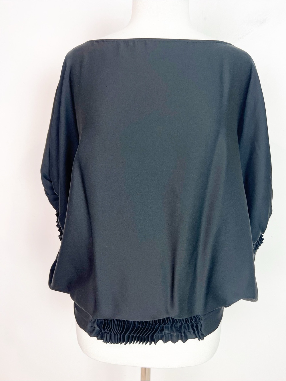 DIANE VON FURSTENBERG BLACK SILK KIMONO SLEEVE SMOCKED WAIST BLOUSE SZ SMALL